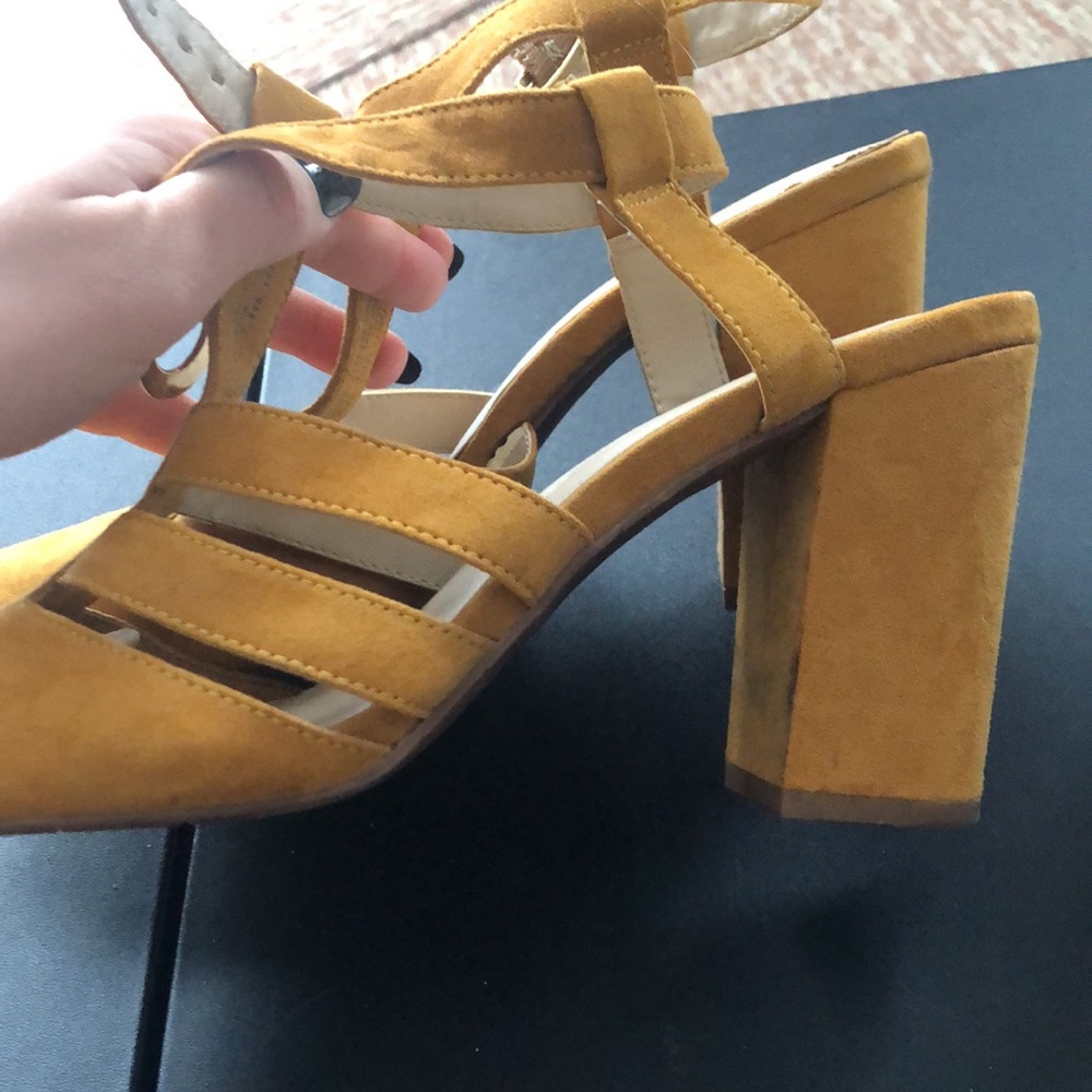 BC Terrance Mustard Heels - Picture 9 of 14